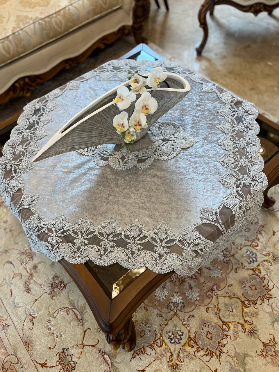 رومیزی مربع طوسی