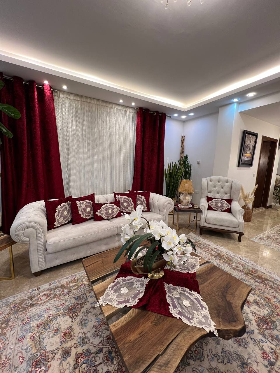 پنل پرده زرشکی2