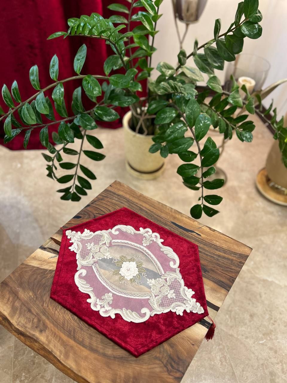 عسلی دانتل