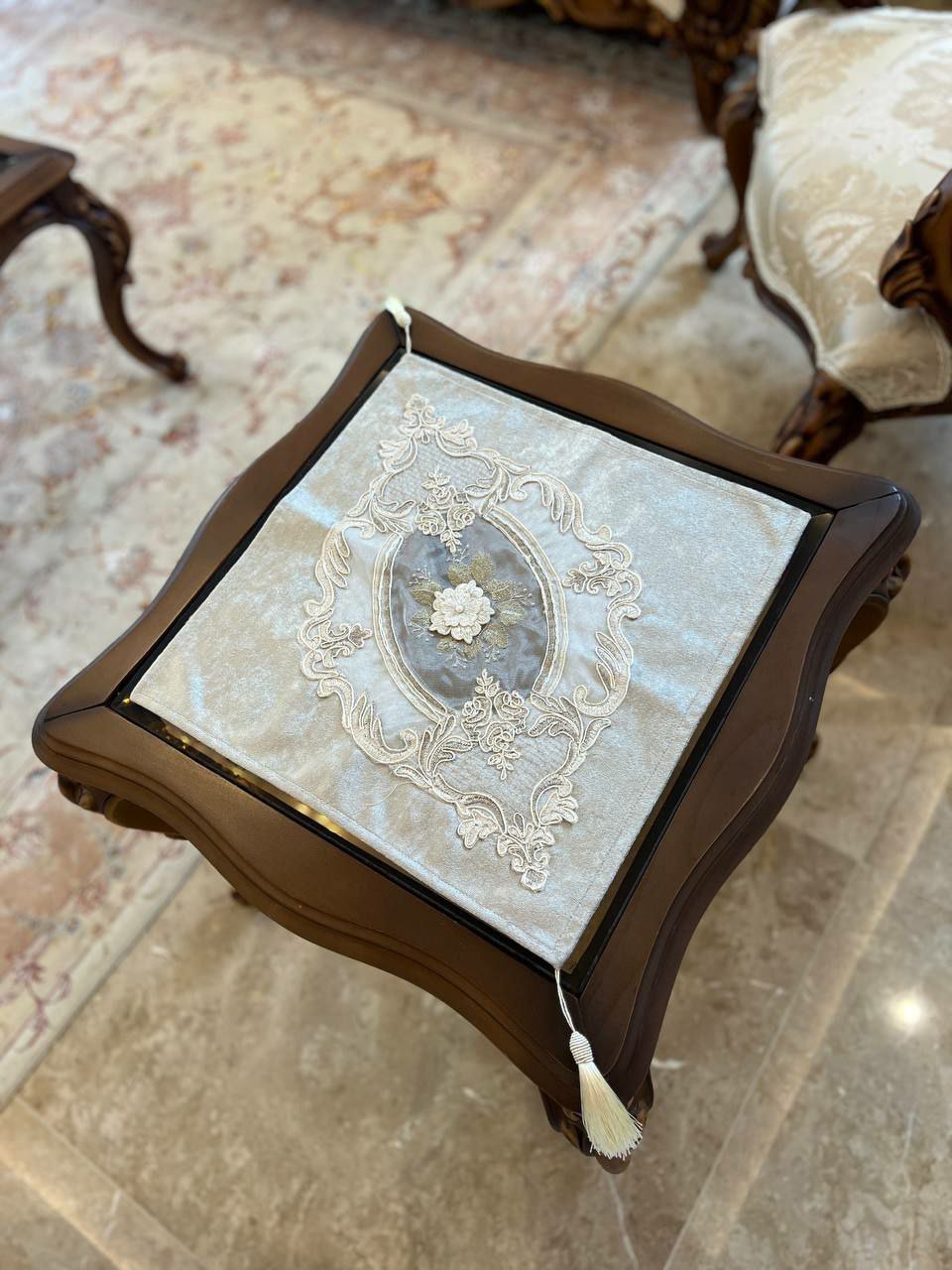 عسلی دانتل