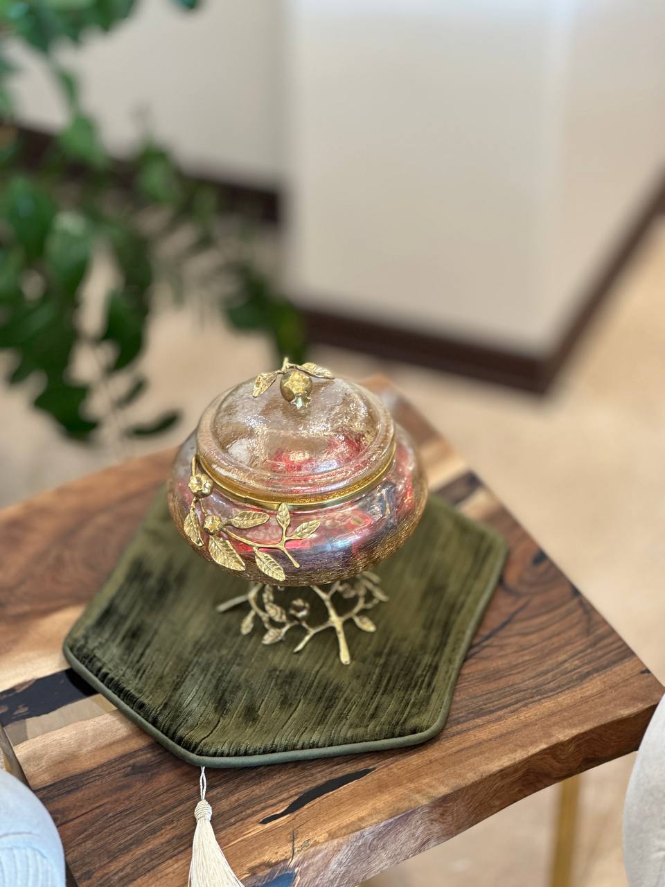 عسلی مخمل شاهان