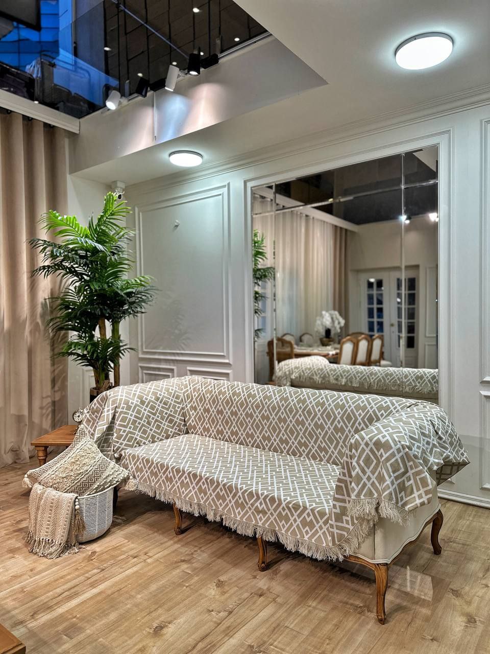 کاور مبل هومان