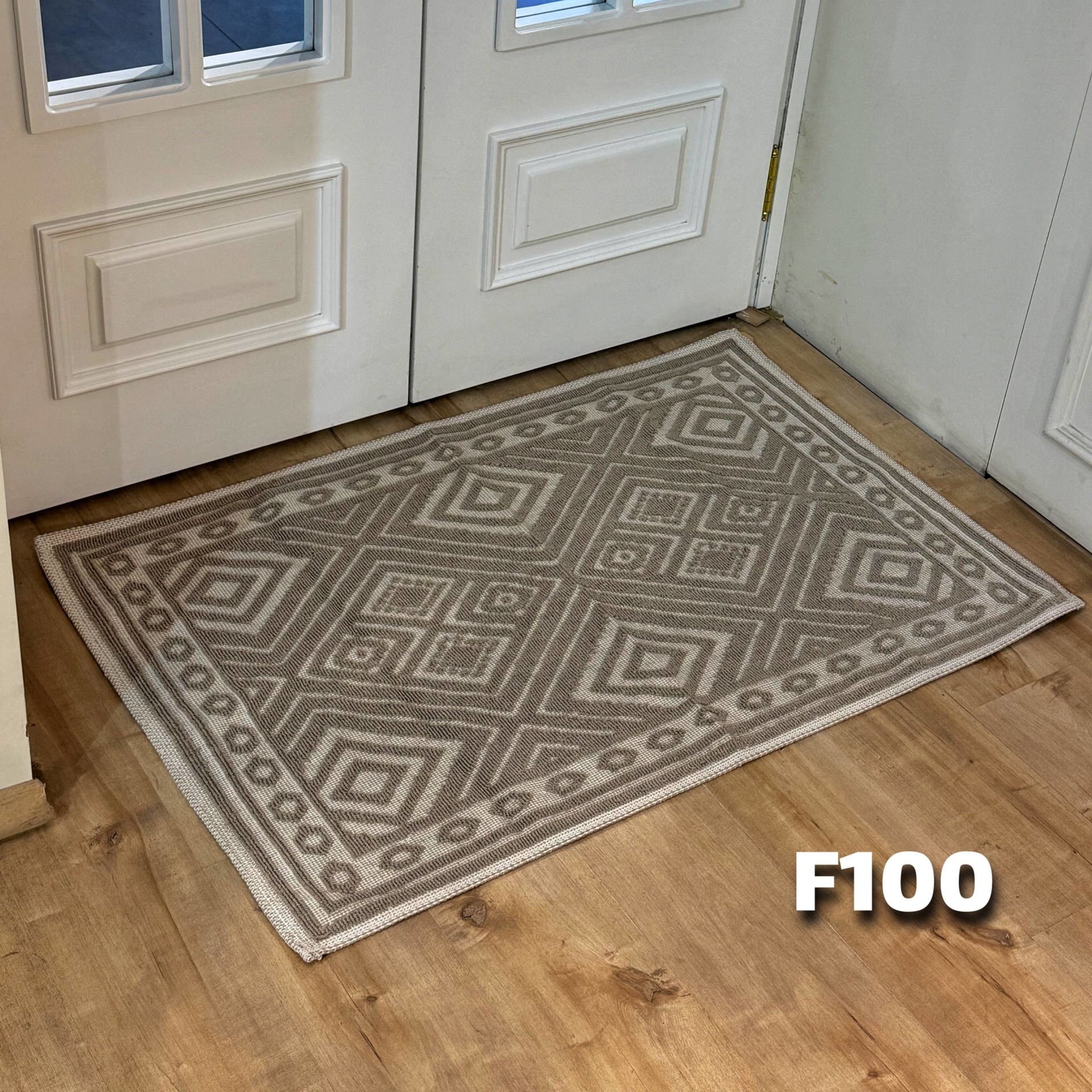 	پادری فرشینه F100