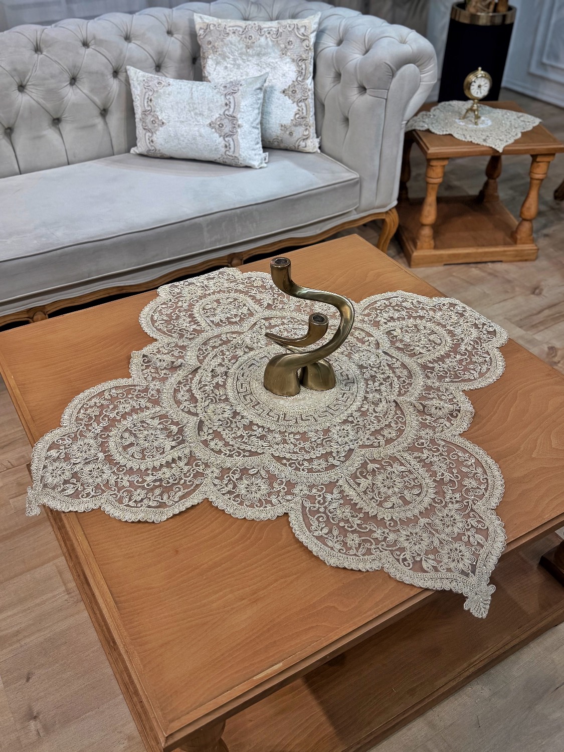 رومیزی مربع ورساچه نسکافه ای