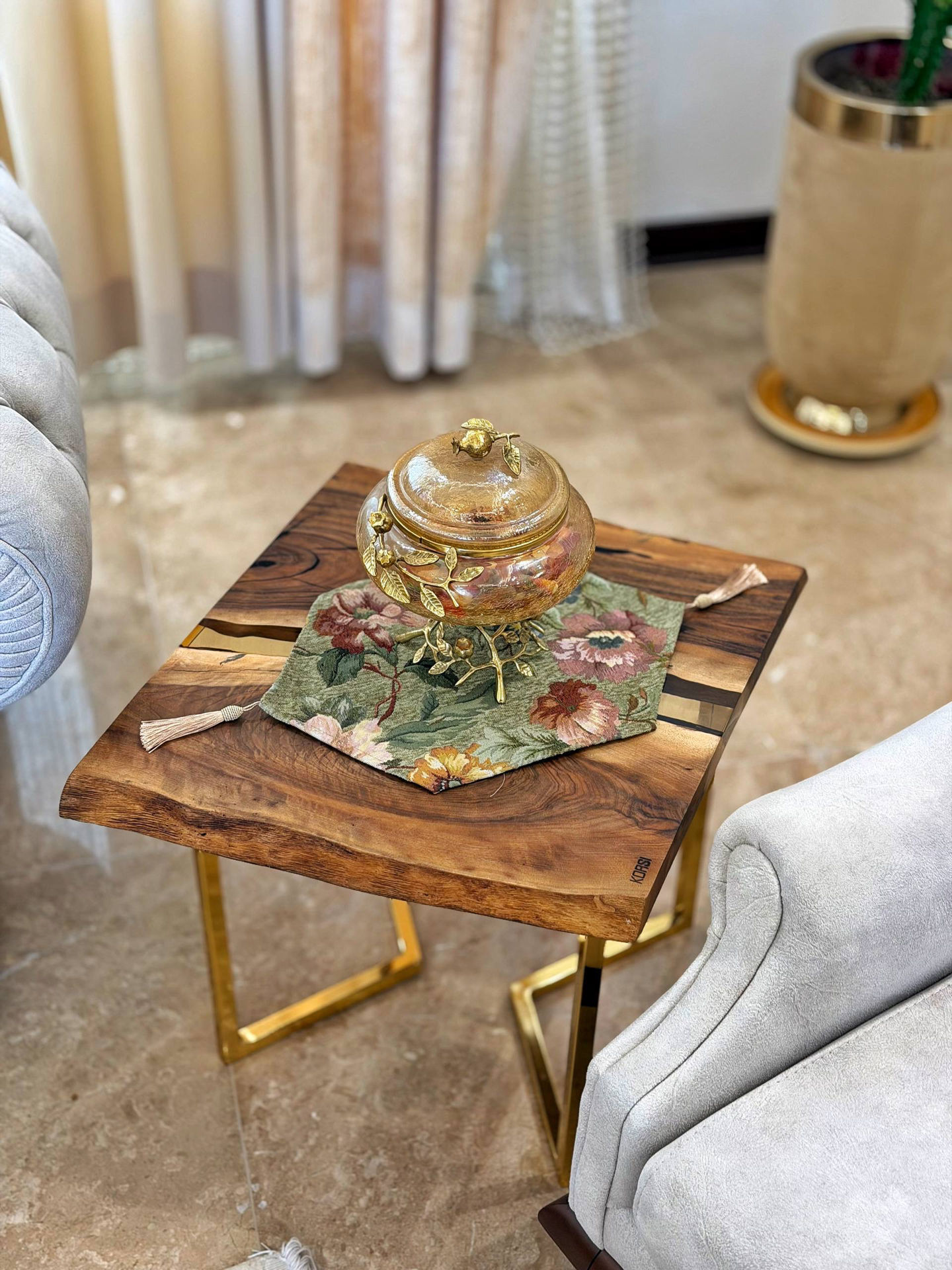 عسلی گلبرگ