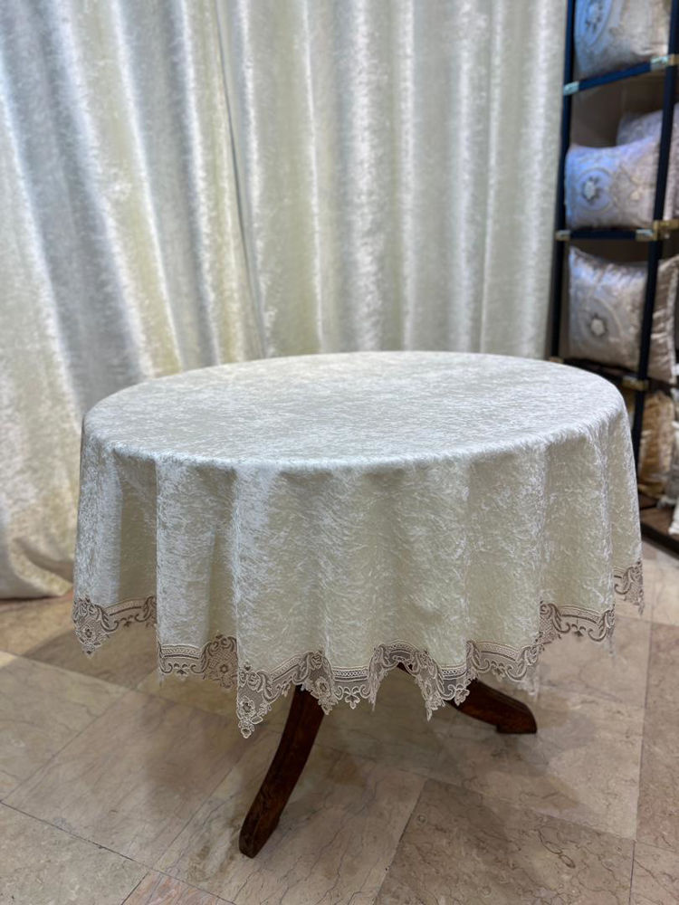 رومیزی گرد دانتل – جلوه‌ای اشرافی برای میزهای دایره‌ای