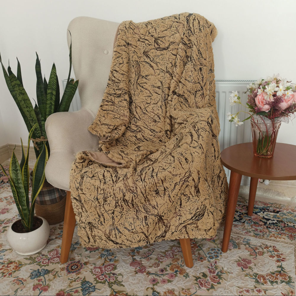 هماهنگی رنگ شال مبل با کوسن‌ ها